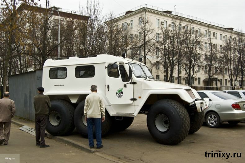 Xe đặc chủng, chạy mọi địa hình của cảnh sát Nga